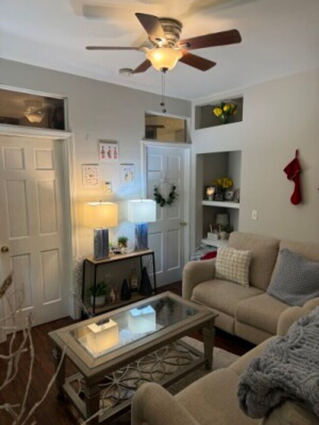 Building Photo - North End - 2 bedroom apartment - 9/1