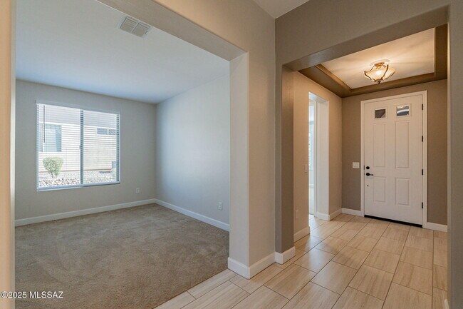 Building Photo - 39548 S Summerwood Dr