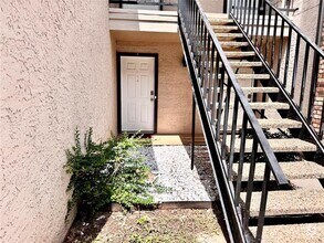Building Photo - 813 W Harwood Rd