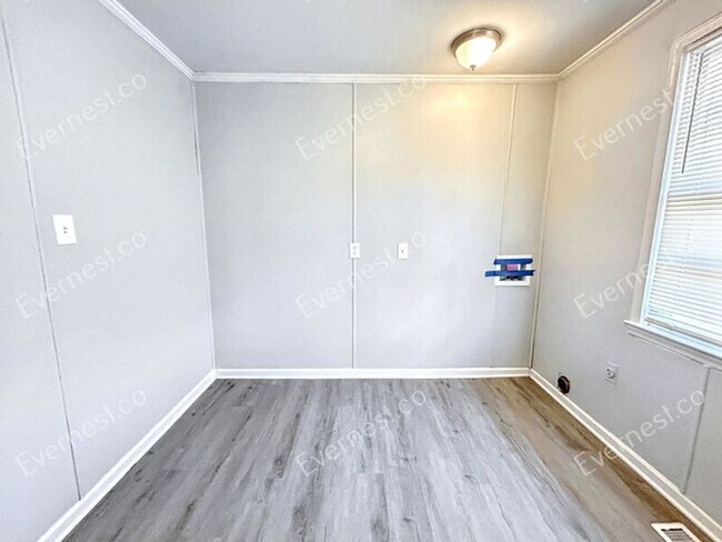 Foto del edificio - 4739 Dodson Rd