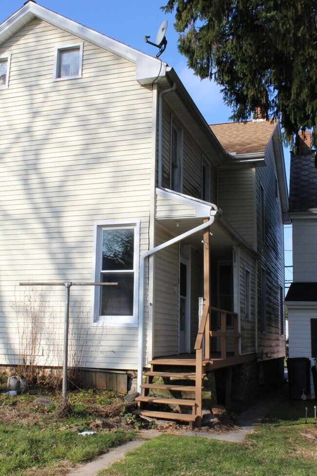 Building Photo - Semi Detached