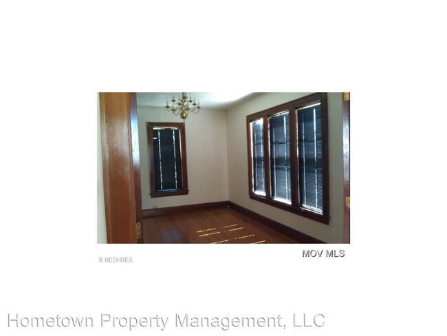 Building Photo - 1700 Oak St