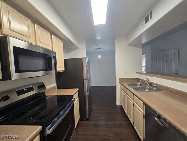 Foto del edificio - 555 E Silverado Ranch Blvd