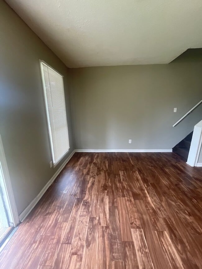 Building Photo - Renovated 3 Bedroom 2 Bath Home for Rent!