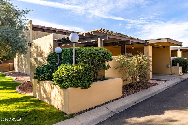 Foto del edificio - 1149 E Rovey Ave