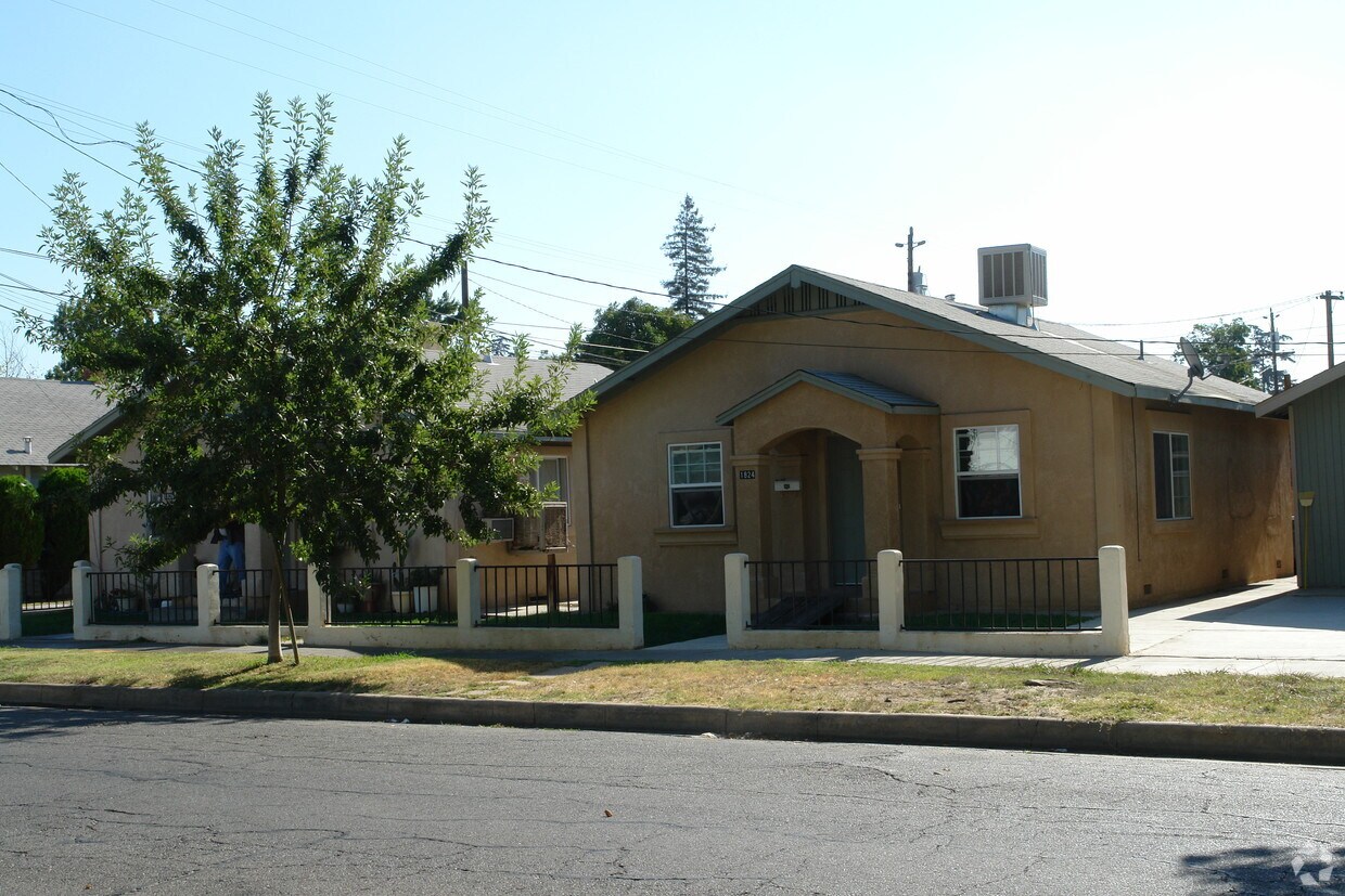 Building Photo - 1824-1826 H St