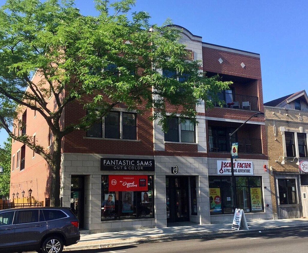 Primary Photo - 7228 Madison St