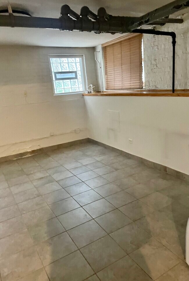 Foto del edificio - 1329 W Thorndale Ave