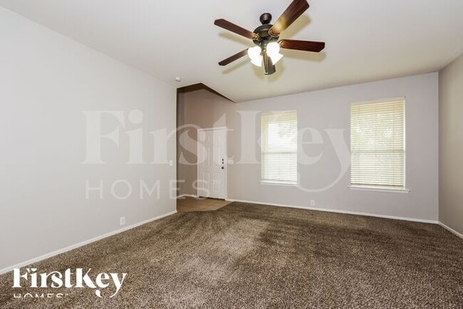 Building Photo - 718 Quail Hollow Dr