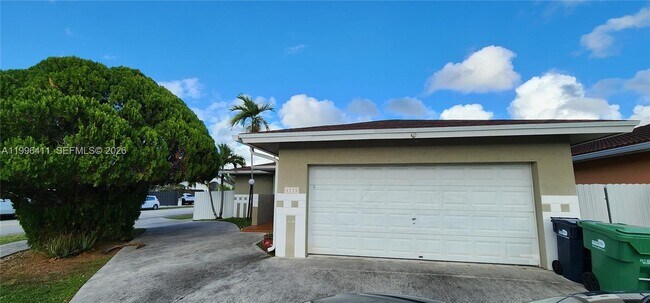 Foto del edificio - 4725 SW 143rd Ave