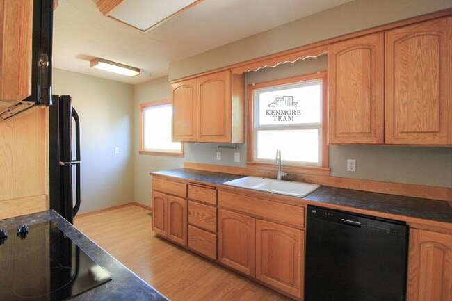 Foto del edificio - 1810 S Sharron St