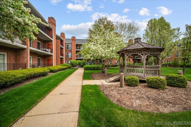 Building Photo - 187 Hunt Club Dr