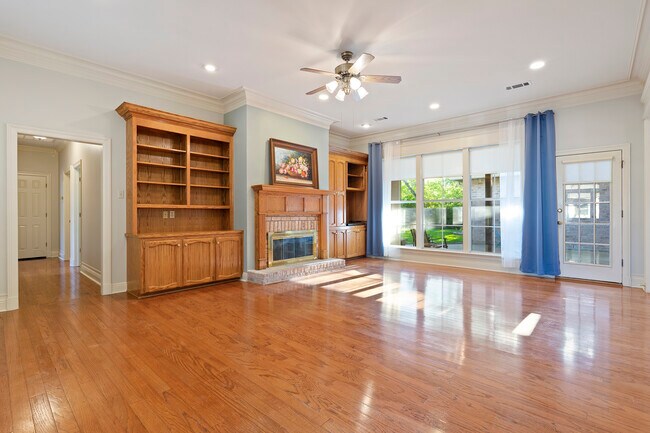 Living Room - 1632 Heatherview Ct