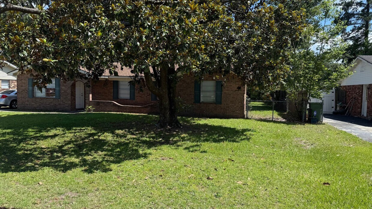 Foto del edificio - 217 Glenn Bryant Rd