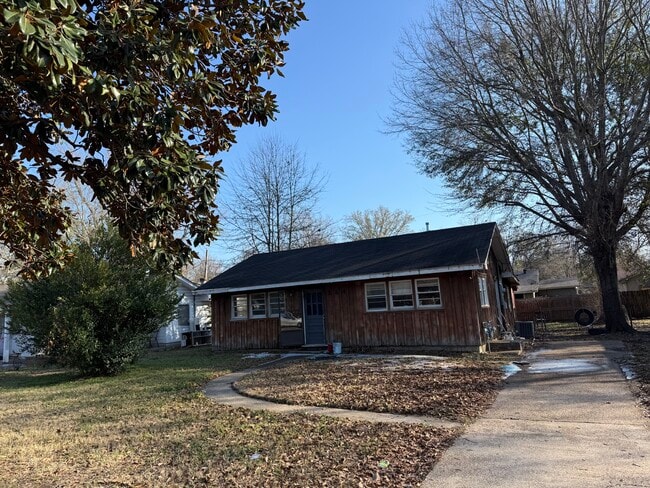 Building Photo - 264 Mill Rd