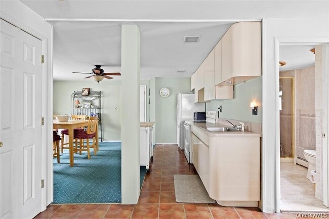 Foto del edificio - 830 N Broome Ave