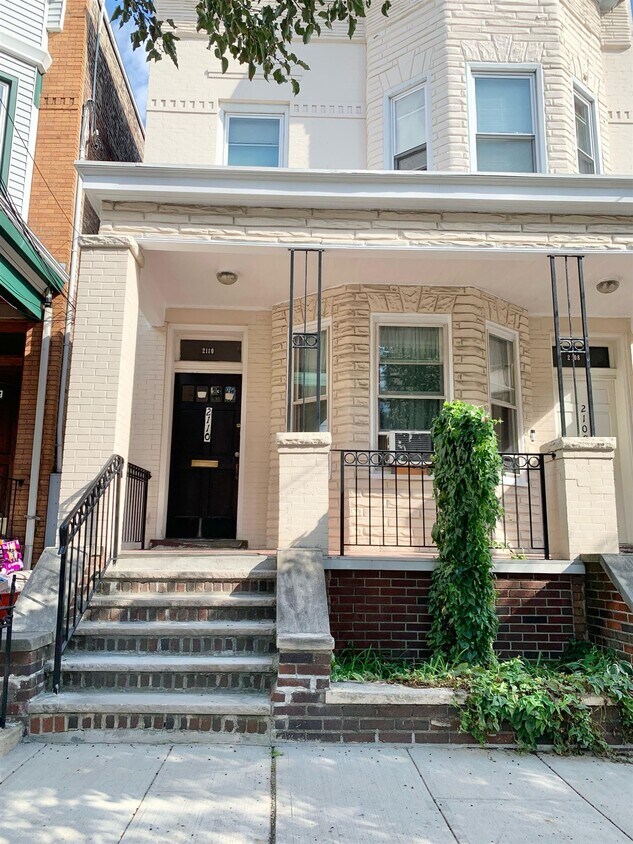 Primary Photo - 2110 New York Ave