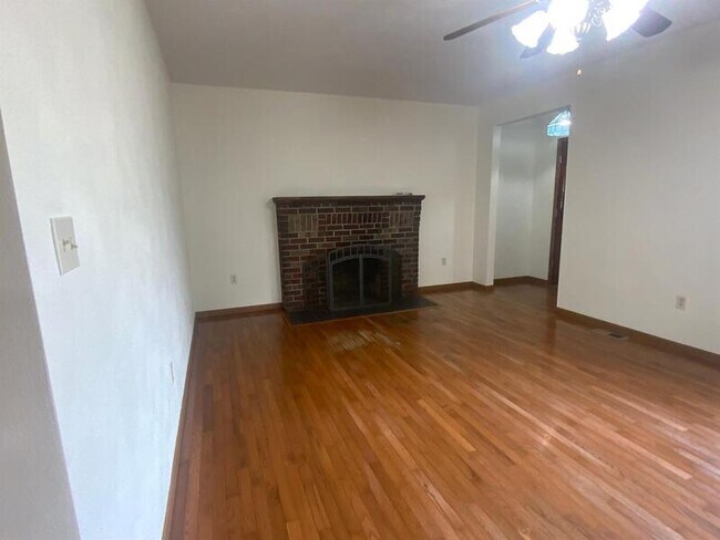 Foto del edificio - 301 N Julia St