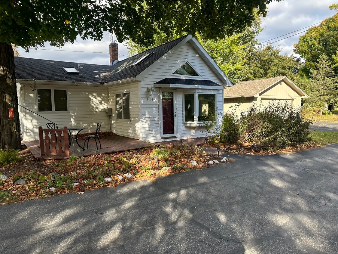 14514 N Shore Dr, Valders, WI 54245 House Rental in Valders, WI