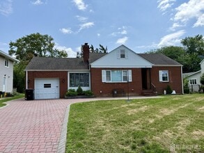 Building Photo - 19 South Dr