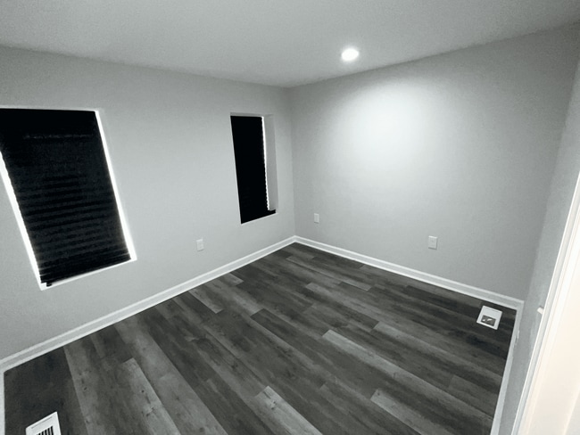 Photo - 1600 McHenry St House