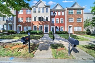 Building Photo - 7043 Brighton Park Dr