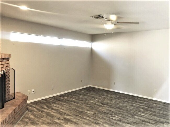 Building Photo - 3/2 Home with Pool & NO HOA