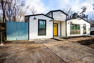 Building Photo - 6127 Beekman Rd