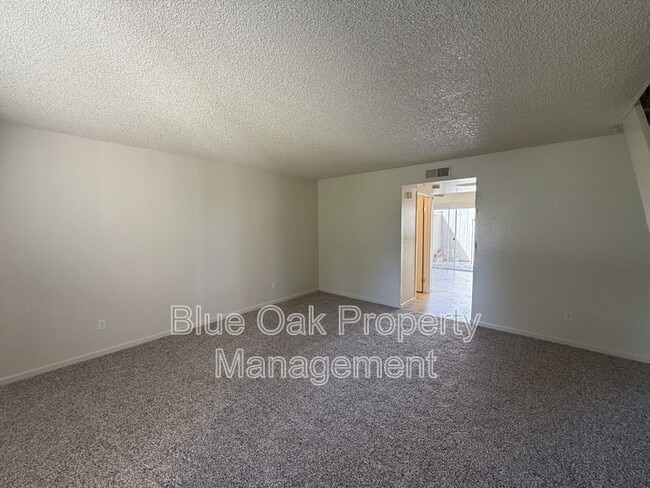 Building Photo - 1152 Neal Dow Ave