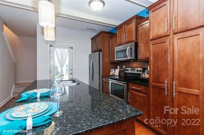 Foto del edificio - COMING SOON! Bright 2BR 2.5BA Home w/ Granite + Huge Island • Loft in Fort Mill