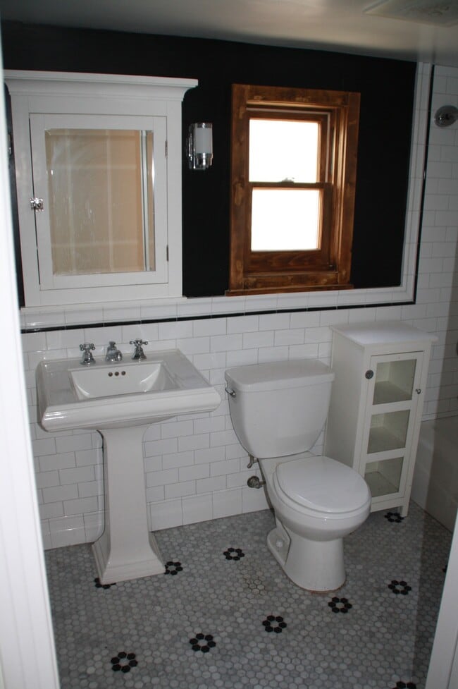 Building Photo - 1012 Laguna Ave