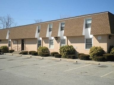Primary Photo - 280 Roger Williams Ave