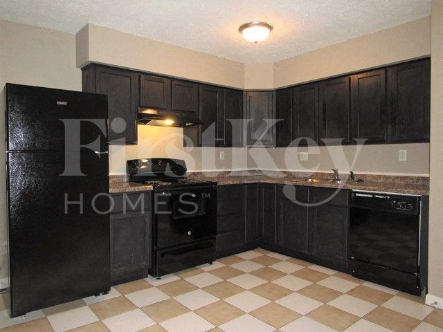 Building Photo - 8222 E 37th Pl