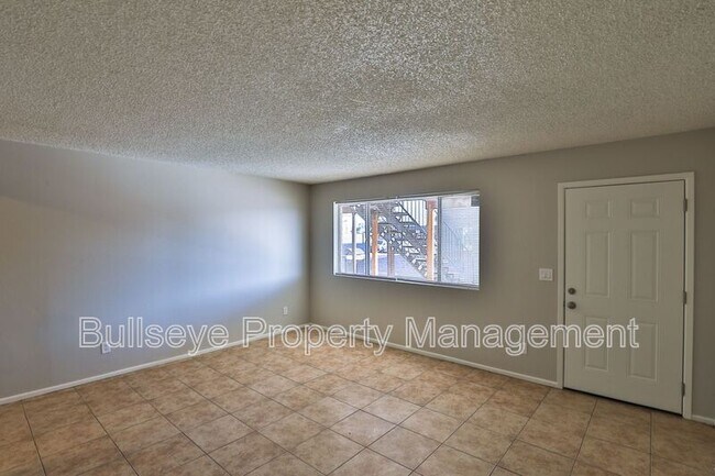 Building Photo - 859 W Ray Rd