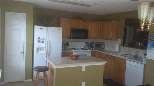 Foto del edificio - 8032 Brook Ridge Dr