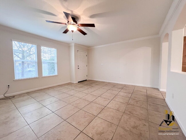 Building Photo - 224 Loon Lake St