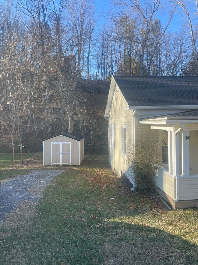 Foto del edificio - 2 Bedroom 1 Bath Home