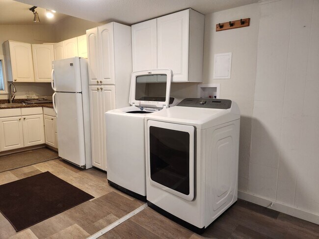 Foto del edificio - 2323 J St