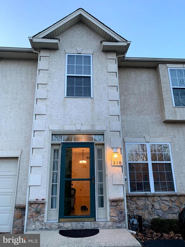 Primary Photo - 210 Hampton Green Dr