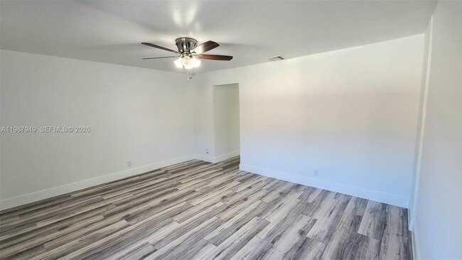 Foto del edificio - 841 NW 81st Ave