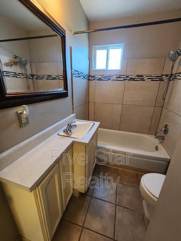 Building Photo - 104 Triplett Way