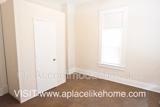 Building Photo - 2515 Olive St
