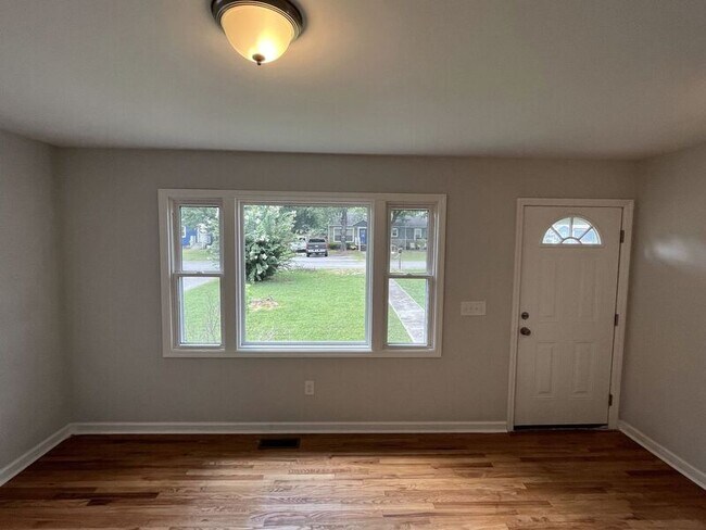 Building Photo - 1620 Idlewood Dr