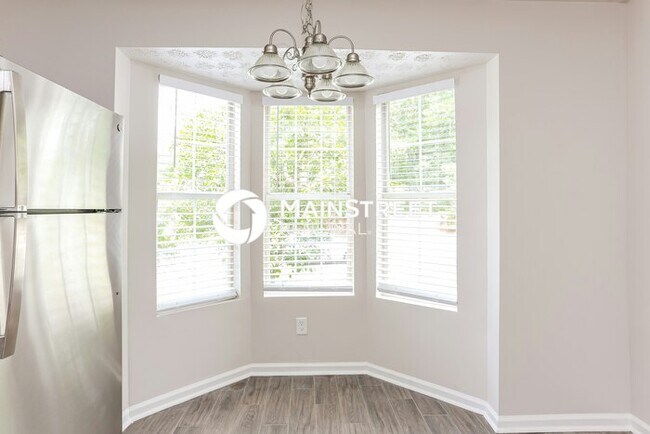 Foto del edificio - 3 Bedroom Pet-Friendly Home in Austell, GA...