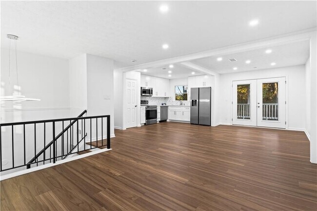 Foto del edificio - 2304 S Hairston Rd