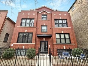 Building Photo - 2233 W Medill Ave