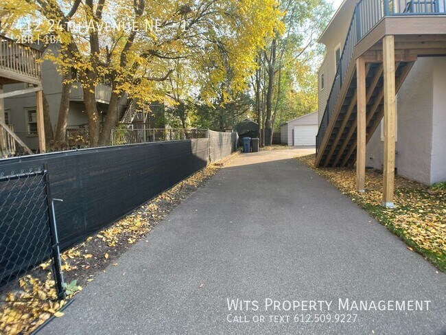 Foto del edificio - 412 24th Ave NE