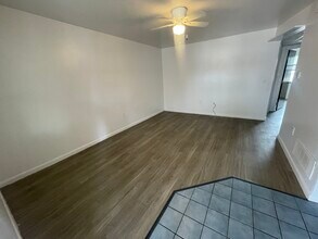 Building Photo - 310 Plum St
