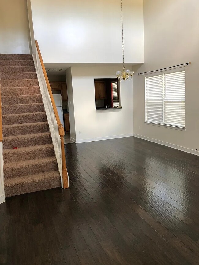 Building Photo - 4728 Twin Hickory Lake Dr