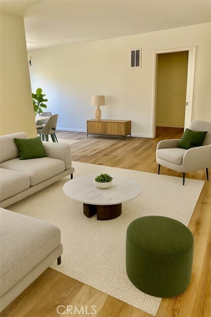 Foto principal - 208 S Mariposa Ave